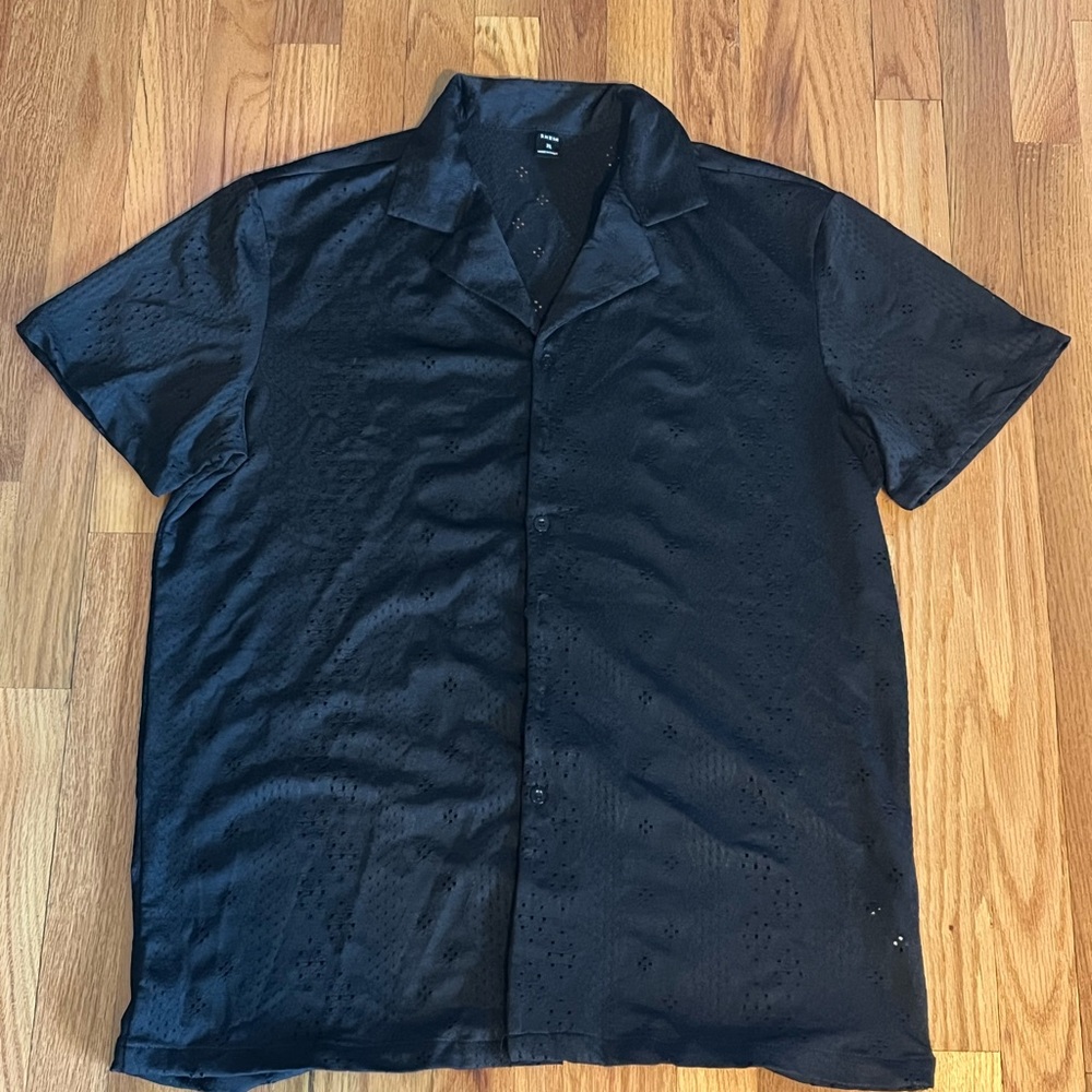 SHEIN Men's Black Casual Button Down Shirt